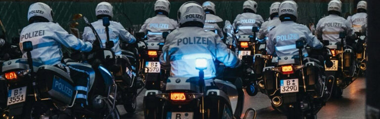 Motorradunfall - Polizei rufen