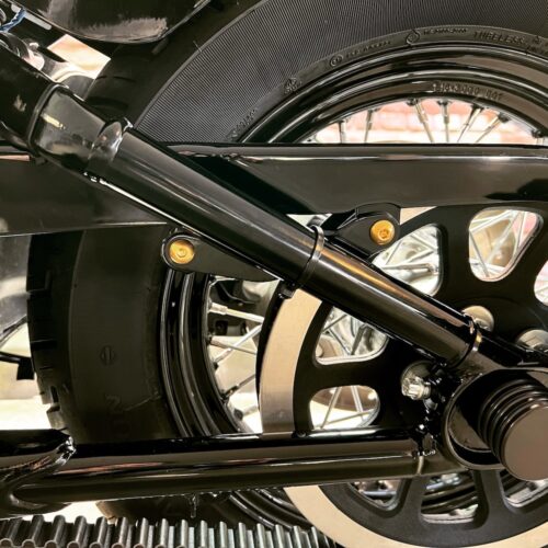 Riemenschutz / Kettenschutz Schrauben | pass. f. Softail, Dyna – Bild 2