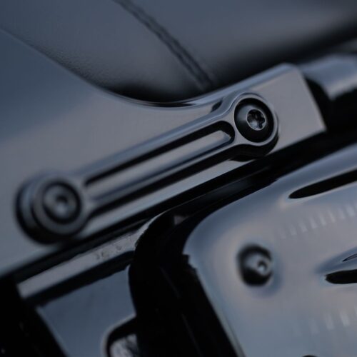 Fender Struts Schrauben | 4x unter Sitz | pass. f Softail ab 07